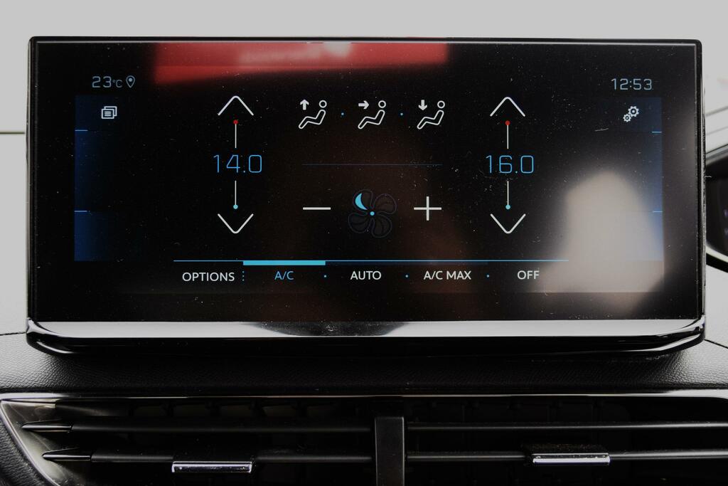 Peugeot 3008 1.2 Puretech Allure Premium Suv Eat E Black #5