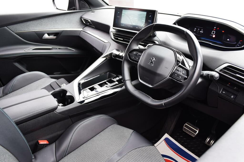 Peugeot 3008 1.2 Puretech Allure Premium Suv Eat E Black #2