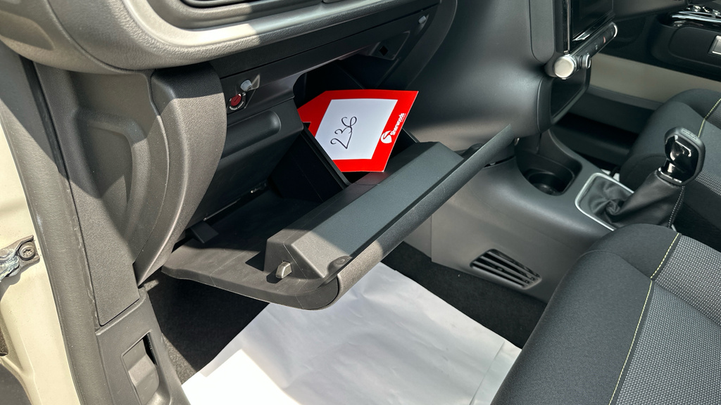 Citroen C3 1.2 Puretech Shine Plus Red #45