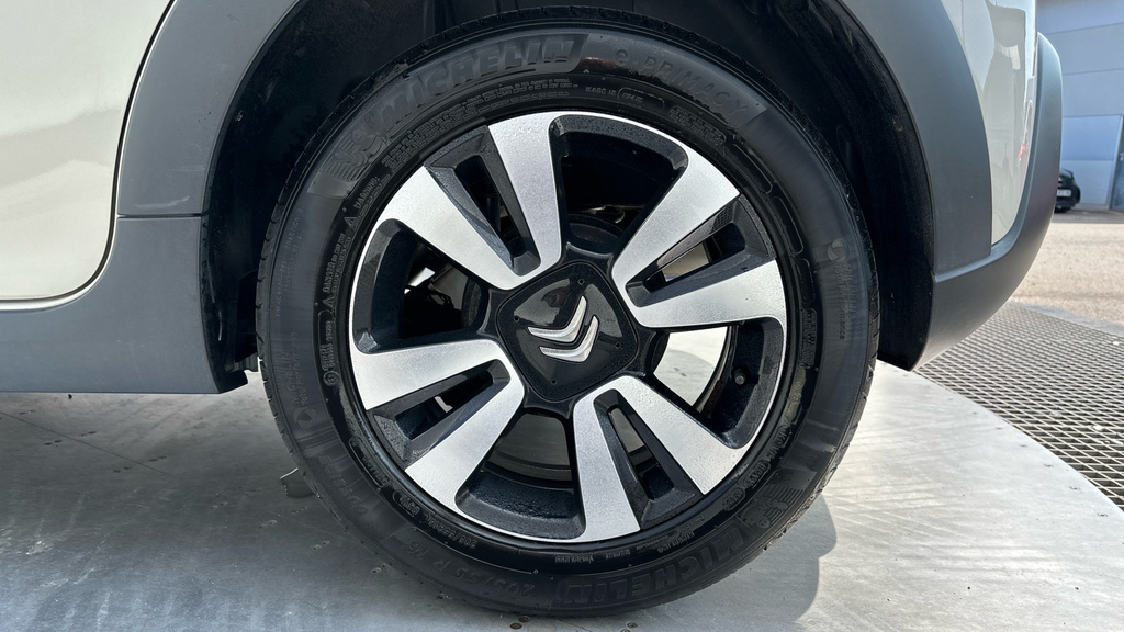 Citroen C3 1.2 Puretech Shine Plus Red #18