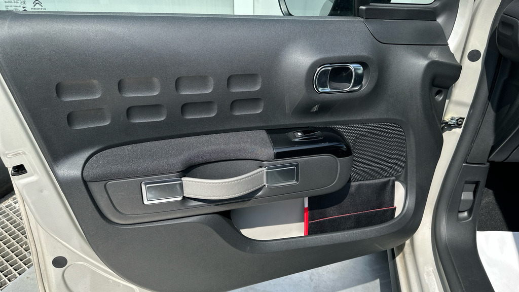 Citroen C3 1.2 Puretech Shine Plus Red #38
