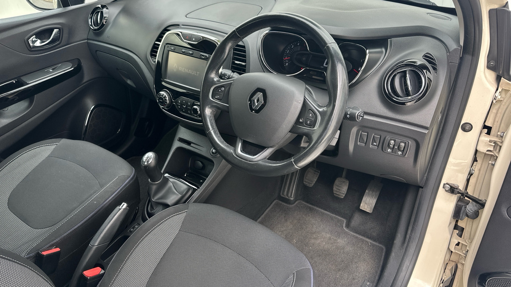 Renault Captur 1.5 Dci Energy Dynamique Nav Suv White #2
