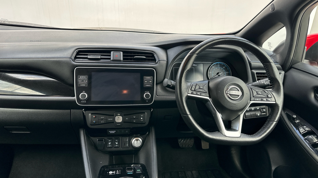 Nissan Leaf 39Kwh N-connecta Hatchback 150 Red #4