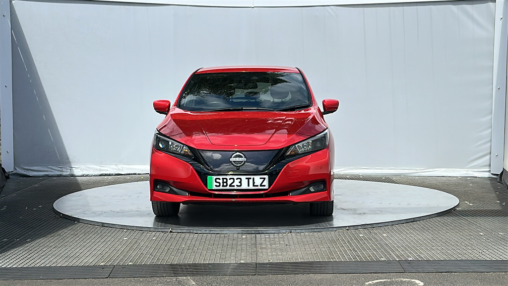 Nissan Leaf 39Kwh N-connecta Hatchback 150 Red #3
