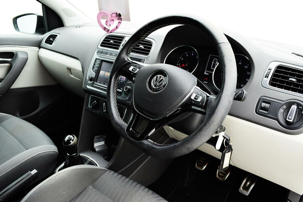 Volkswagen Polo 1.2 Tsi Bluemotion Tech Se Design Hatchback Pe White #2