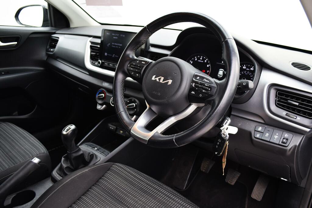 Kia Stonic 1.0 T-gdi 2 Suv Euro 6 Ss 99 Black #4