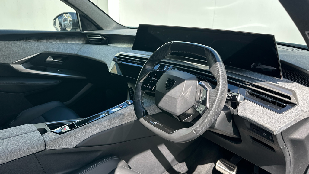 Peugeot 3008 73Kwh Gt Suv 210 Ps SV25VZF Blue #2