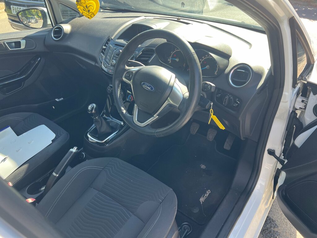 Ford Fiesta 1.25 Zetec Hatchback Euro 5 82 White #6