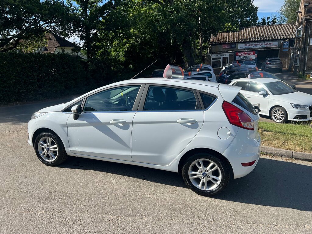 Ford Fiesta 1.25 Zetec Hatchback Euro 5 82 White #3