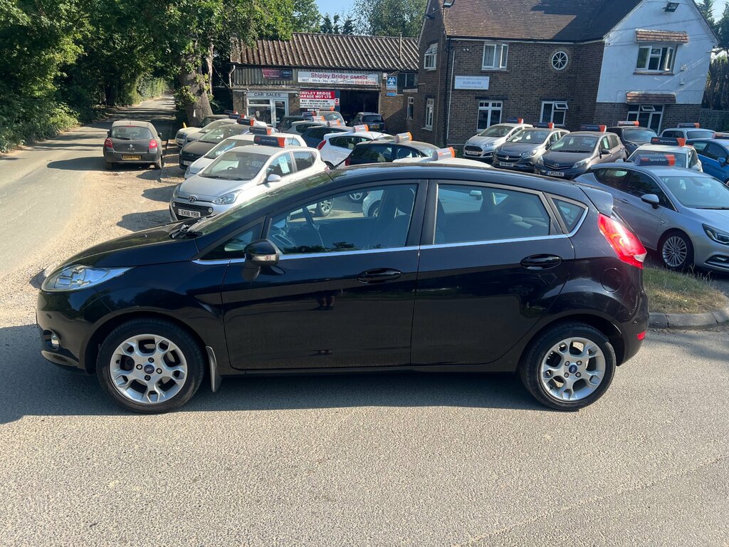 Ford Fiesta 1.4 Zetec Hatchback 133 Gkm, 9 Black #2