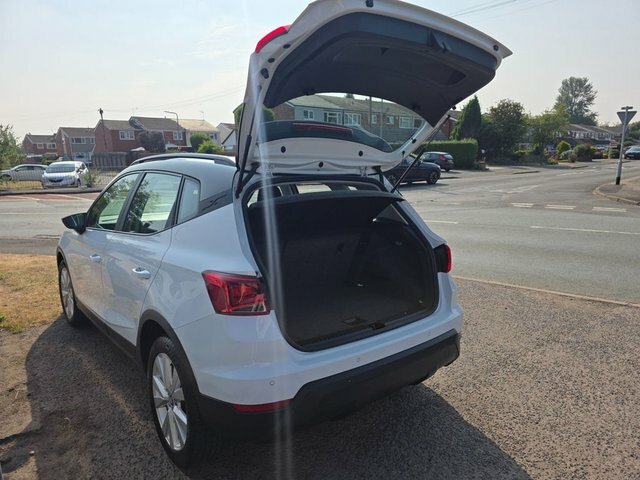 Seat Arona Tsi Gpf Se Technology ND69YFC White #2