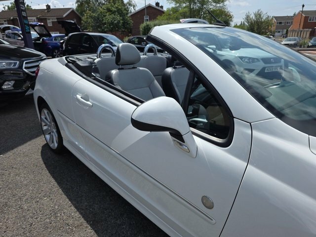 Peugeot 207 CC Vti Roland Garros Convertible White #2