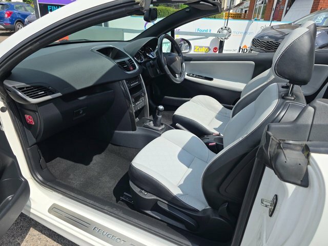 Peugeot 207 CC Vti Roland Garros Convertible White #4