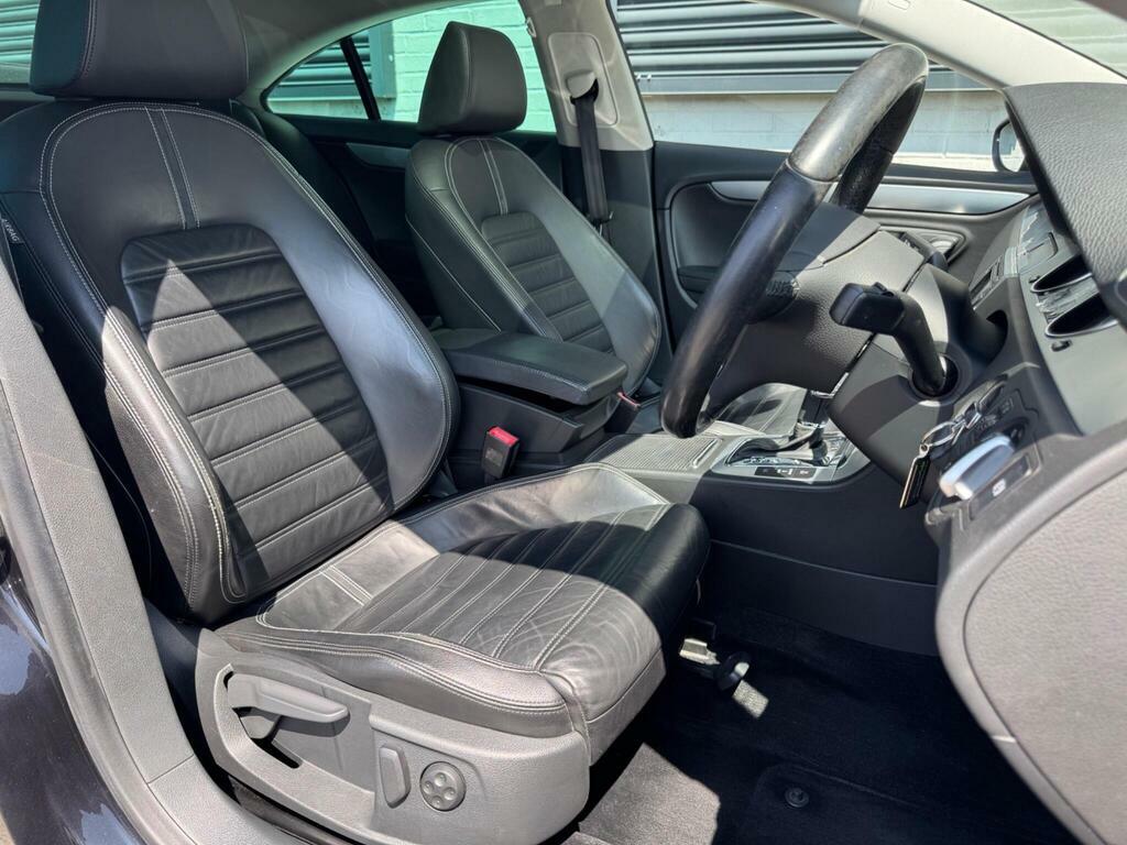 Volkswagen CC Saloon Black #12