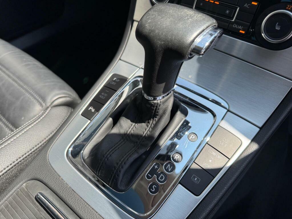 Volkswagen CC Saloon Black #23