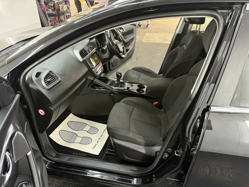 Renault Kadjar 1.6 Dci Signature Nav Suv 4Wd Black #17