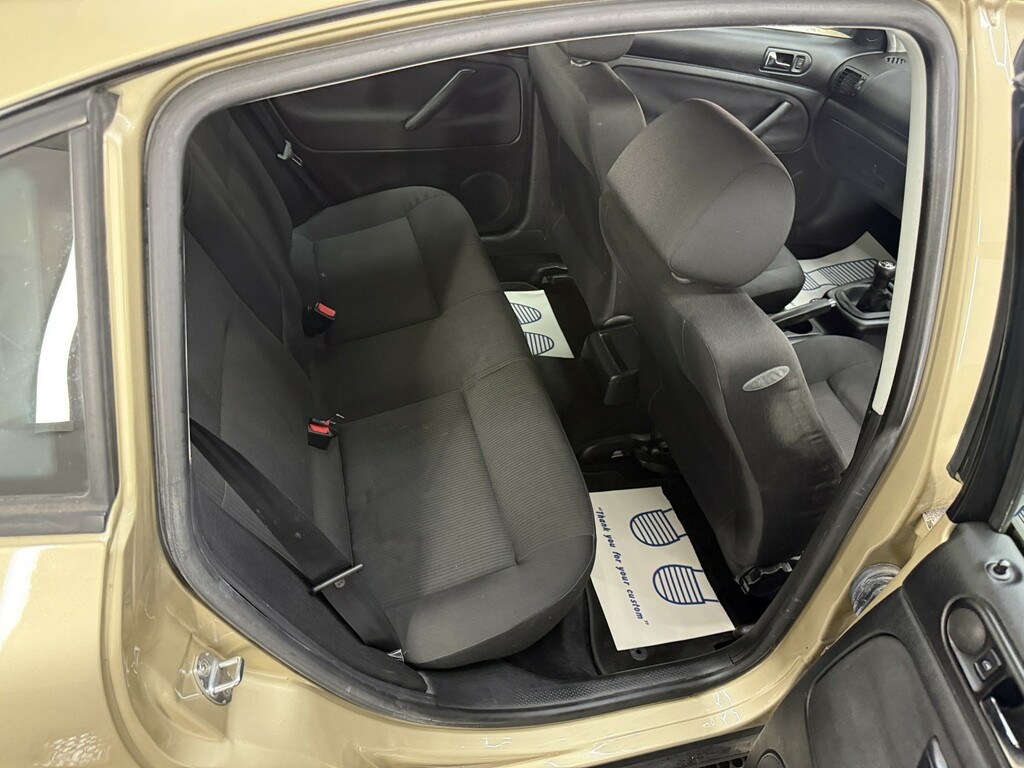 Volkswagen Passat Sport 20V Turbo 4-Door Silver #15