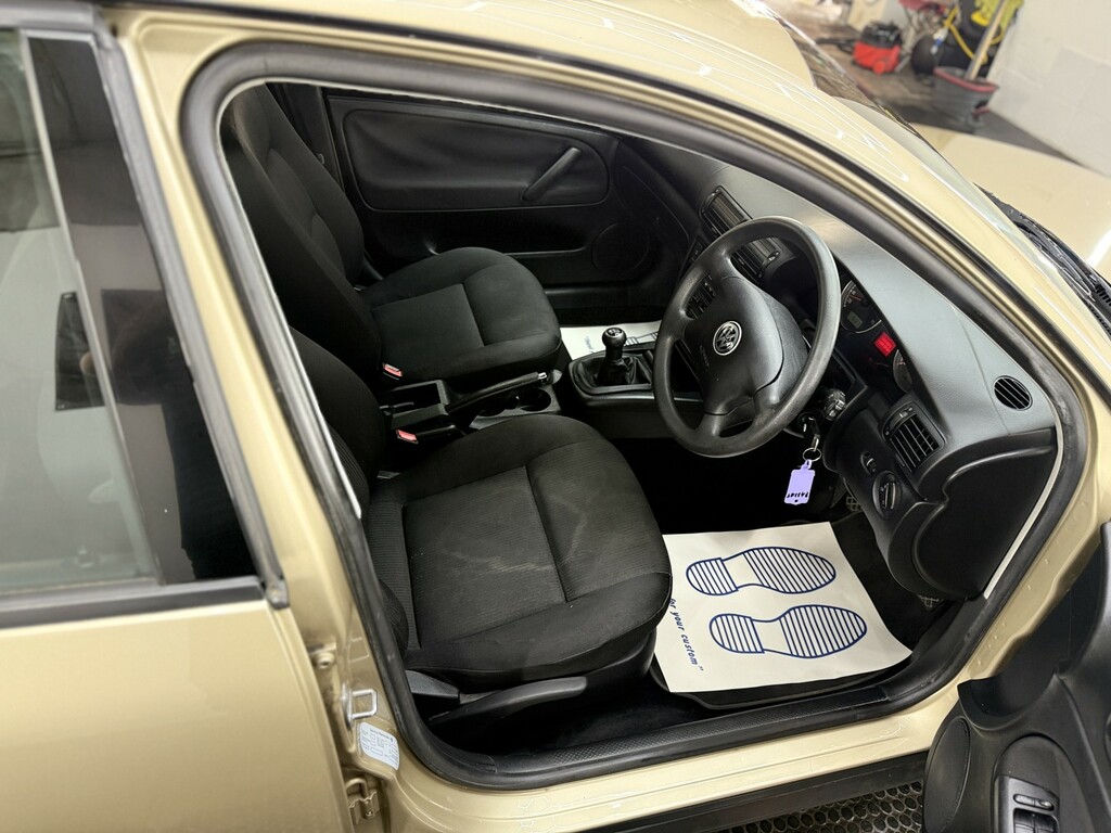 Volkswagen Passat Sport 20V Turbo 4-Door Silver #14