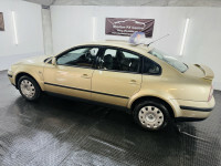 Volkswagen Passat Sport 20V Turbo 4-Door Silver #21