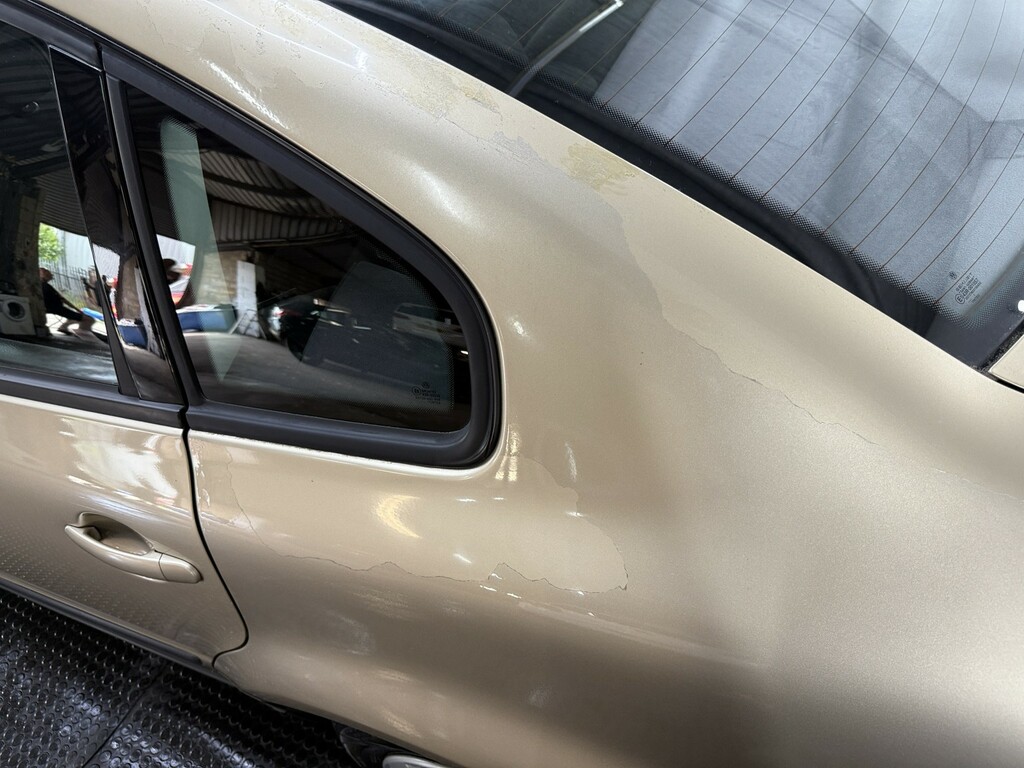 Volkswagen Passat Sport 20V Turbo 4-Door Silver #17