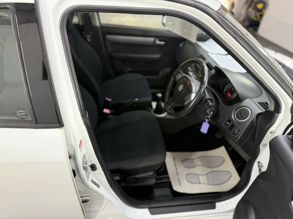 Suzuki Swift 1.5 Glx Black #18