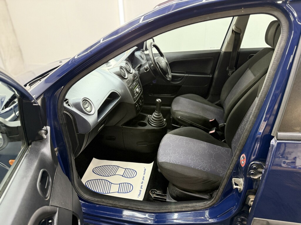Ford Fiesta Black #17