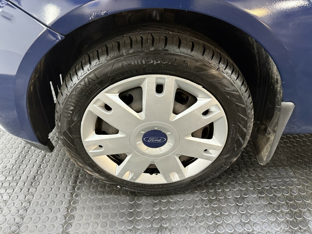 Ford Fiesta Black #19