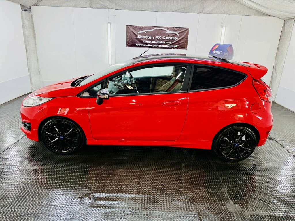 Ford Fiesta 1.0 T Ecoboost Zetec S Red Edition Red #2