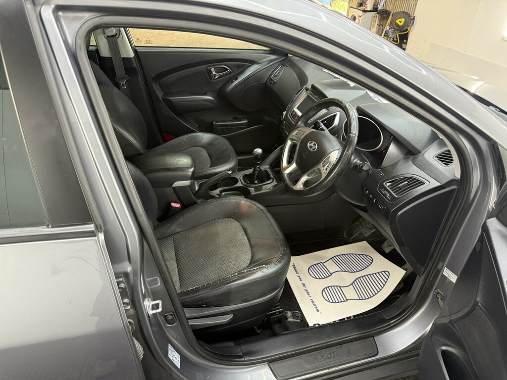 Hyundai Ix35 1.7L Style White #18