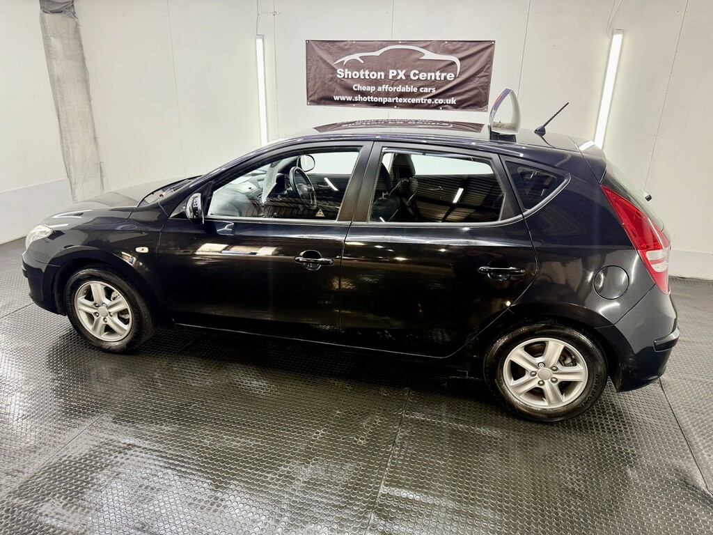 Hyundai I30 1.4 Comfort Black #3