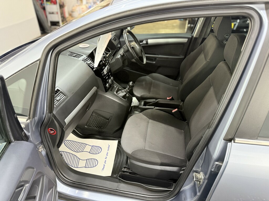 Vauxhall Zafira  Silver #17