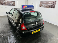 Renault Clio 1.4L Dynamique 16V Hatchback Eur Red #22