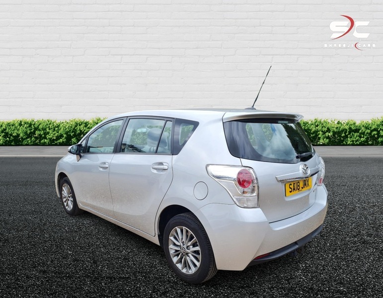 Toyota Verso Valvematic Icon Silver #4