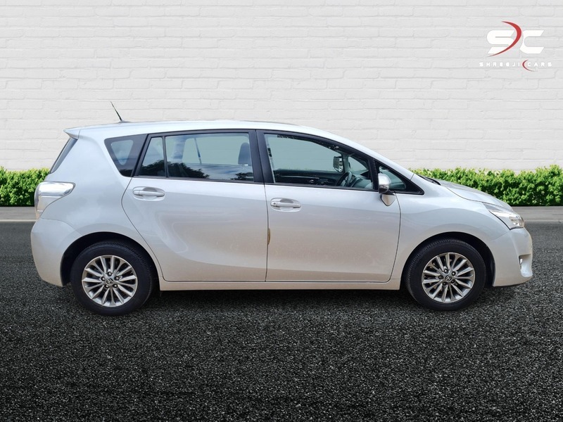 Toyota Verso Valvematic Icon Silver #2