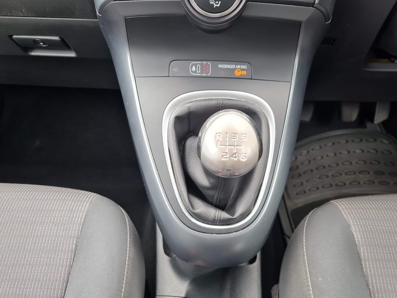 Toyota Verso   #22