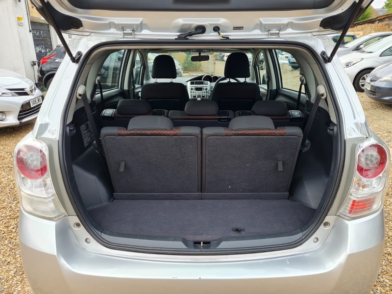 Toyota Verso D-4d Tr Mpv Black #9