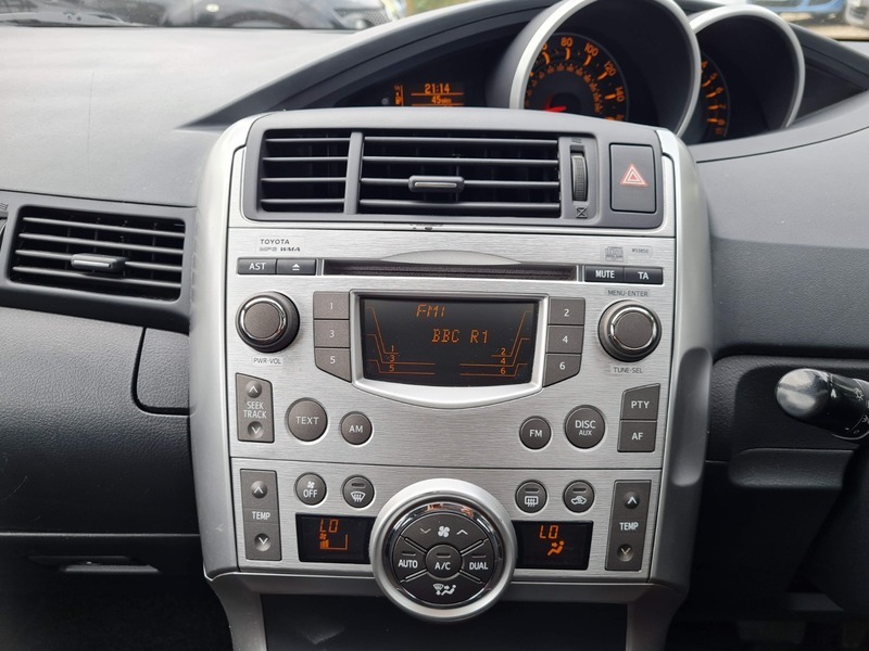 Toyota Verso D-4d Tr Mpv Black #16