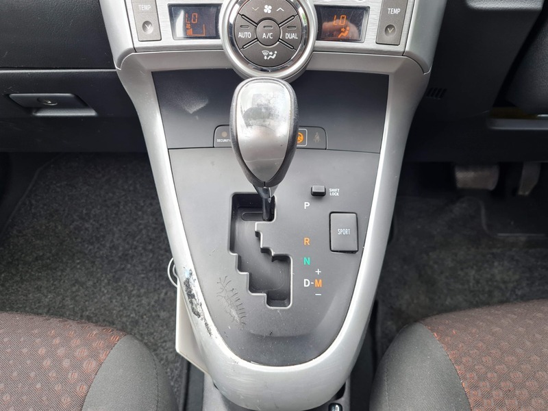 Toyota Verso D-4d Tr Mpv Black #17