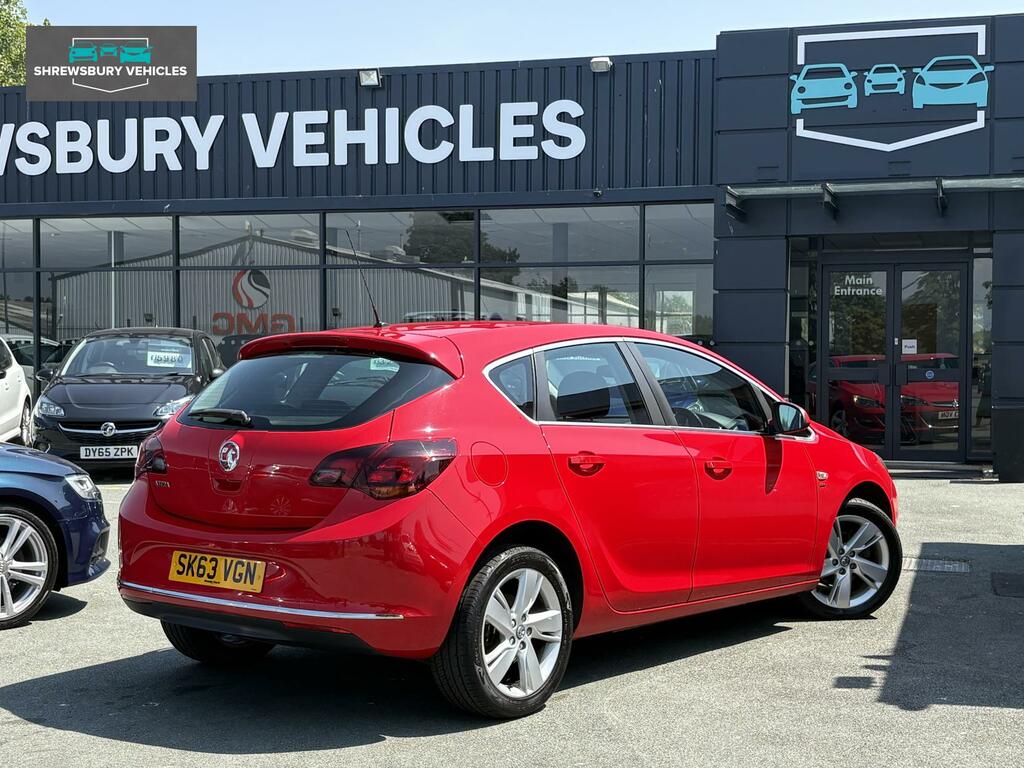 Vauxhall Astra Sri Red