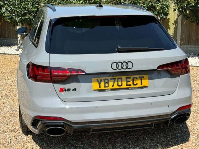 Audi RS4 Avant Estate Black #7