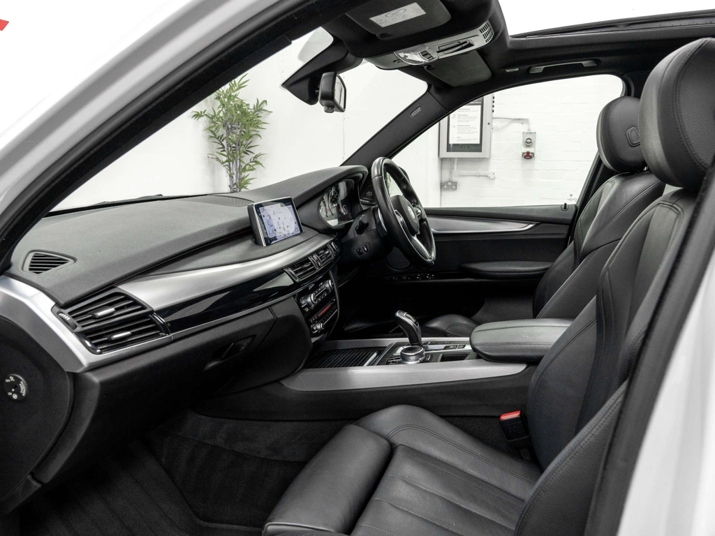 BMW X5 30D M Sport White #18