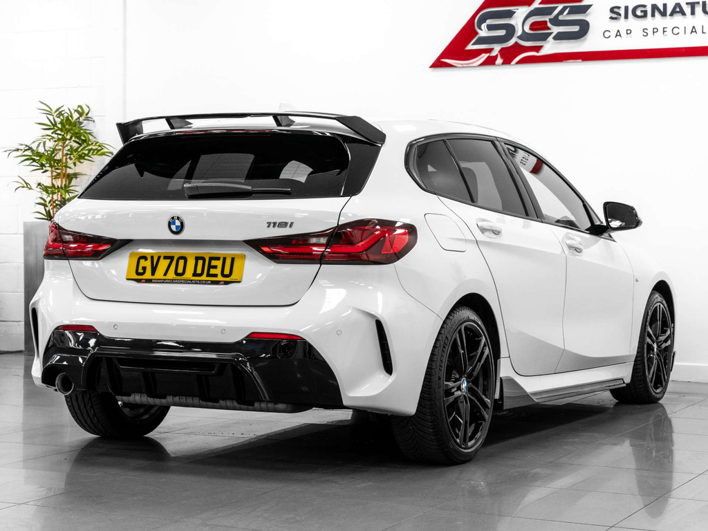 BMW 1 Series Hatchback GV70DEU White #4