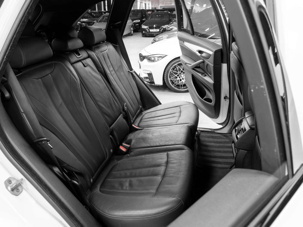 BMW X5 Xdrive30d Se Black #21