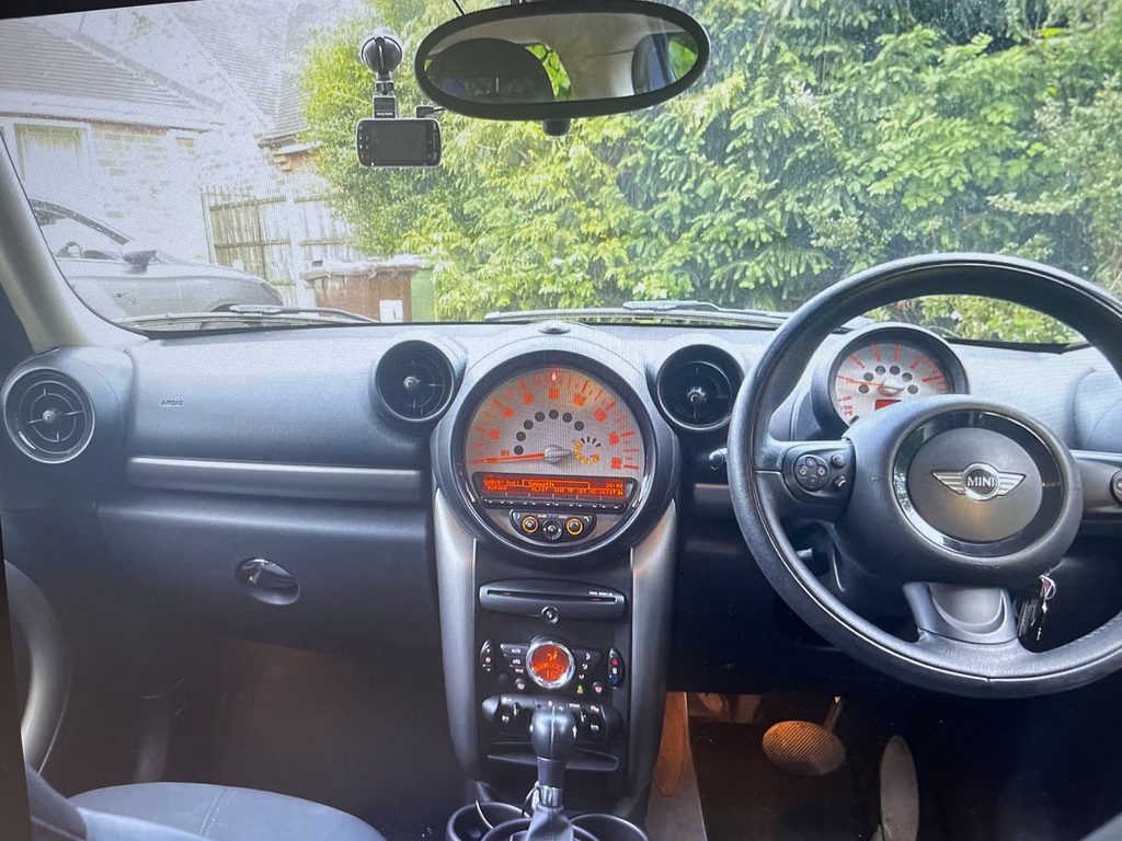 Mini Countryman One White #9