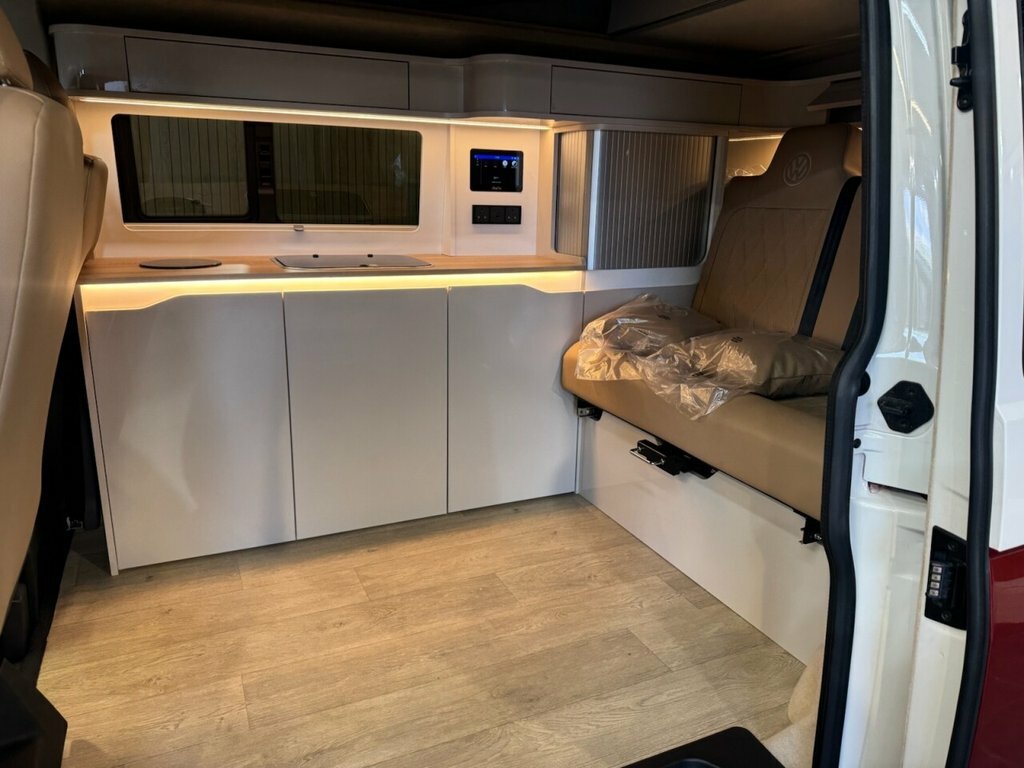 Volkswagen Campervan 2L Highline White #5