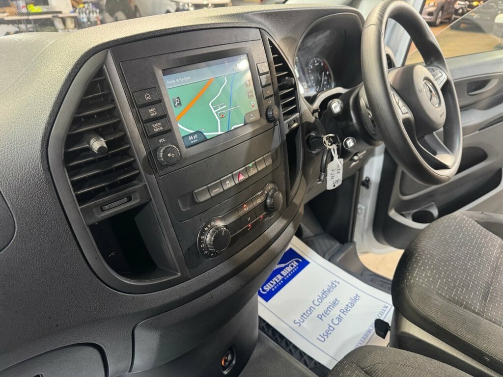 Mercedes-Benz Vito 2L Progressive HV22VJN White #2