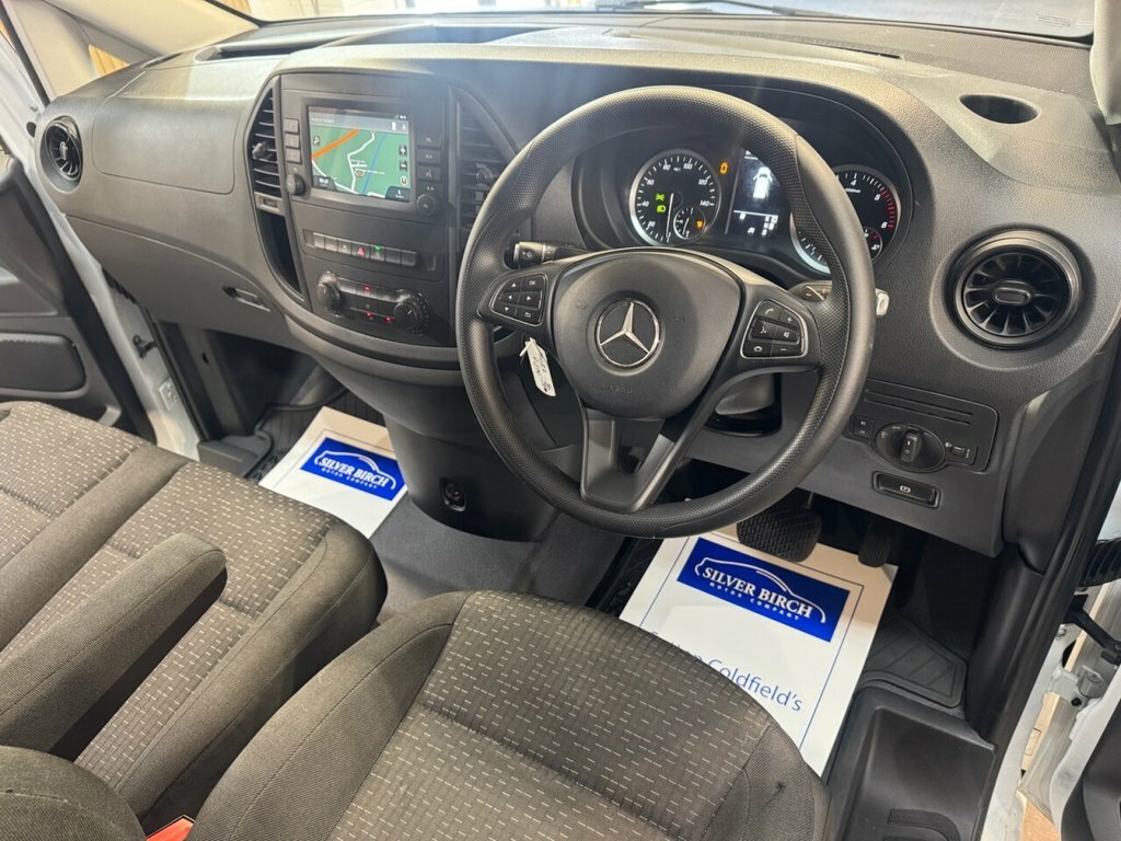 Mercedes-Benz Vito 2L Progressive HV22VJN White #3