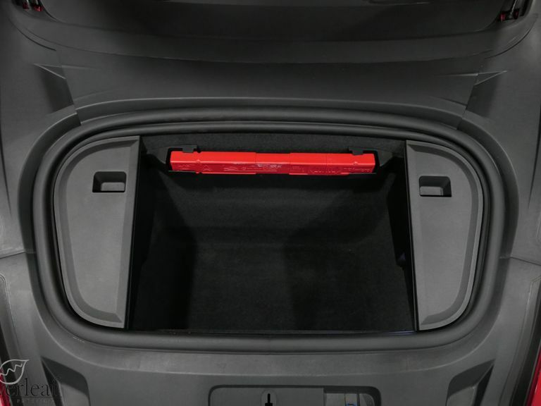 Porsche Taycan Base Automatic White #32