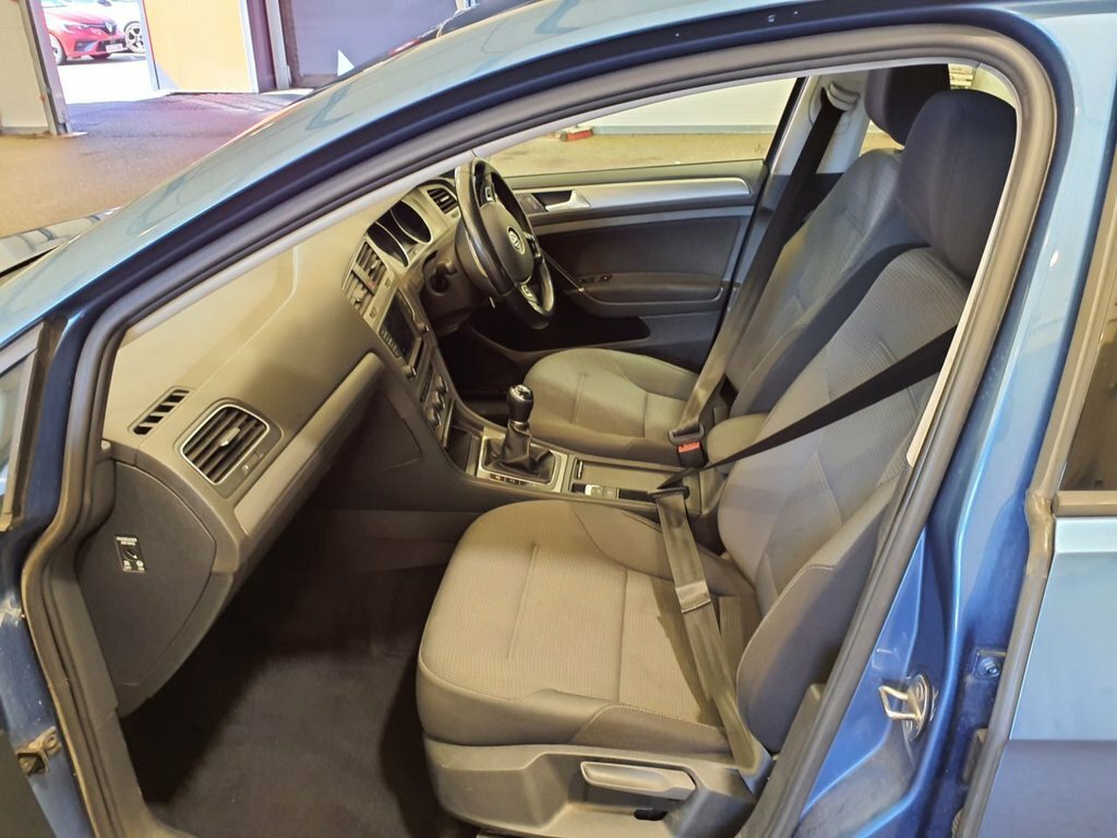 Volkswagen Golf 2L Match Edition YM16KRK Blue #5