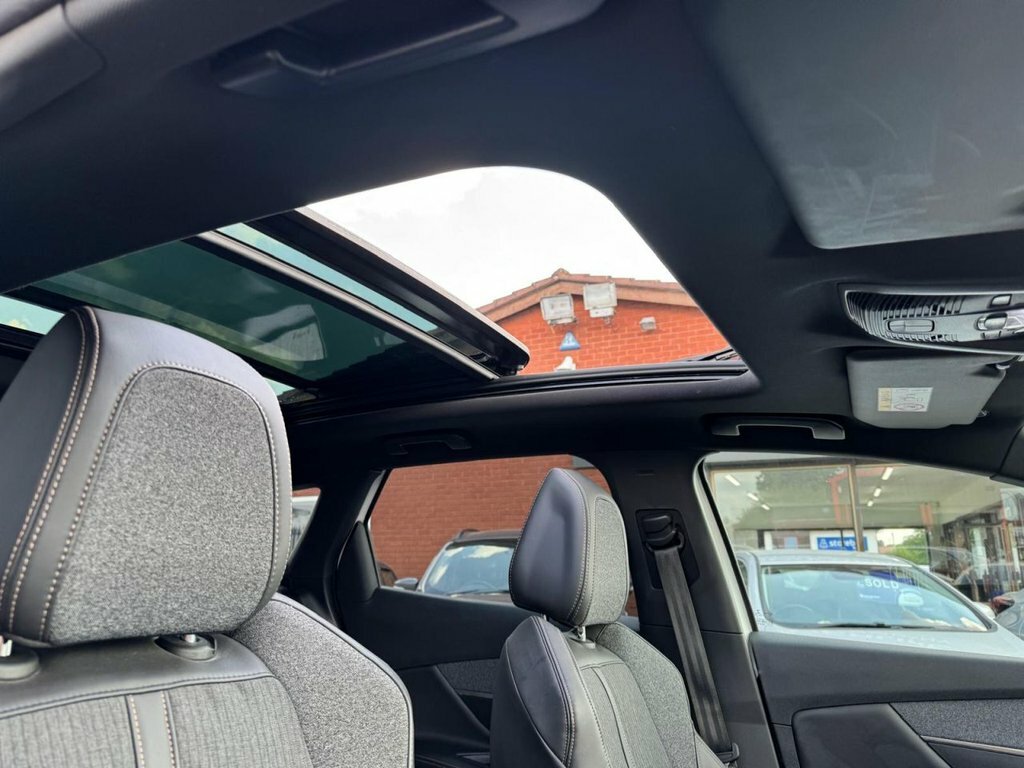 Peugeot 3008 1.2L Gt Line White #4